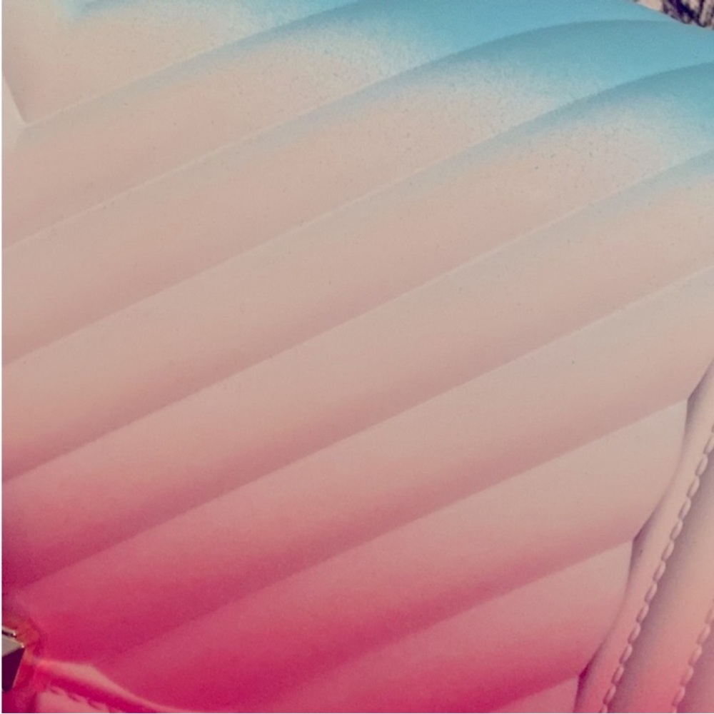 Gradient Quilted Shoulder Bag - image 7